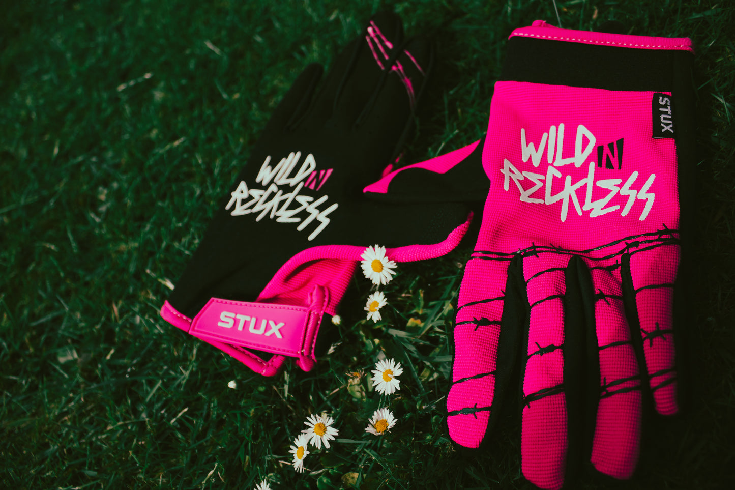 Wild n reckless gloves🩷