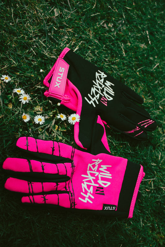 Wild n reckless gloves🩷